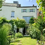 Beautiful Large Stylish Centrally Located In * Pons