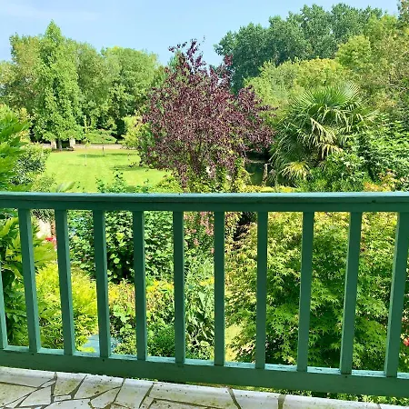 Beautiful Large Stylish Centrally Located In Holiday home Pons