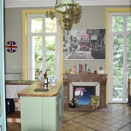 Beautiful Large Stylish Centrally Located In Dom wakacyjny *