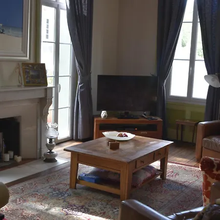 بيت للعطل Beautiful Large Stylish Centrally Located In بونس