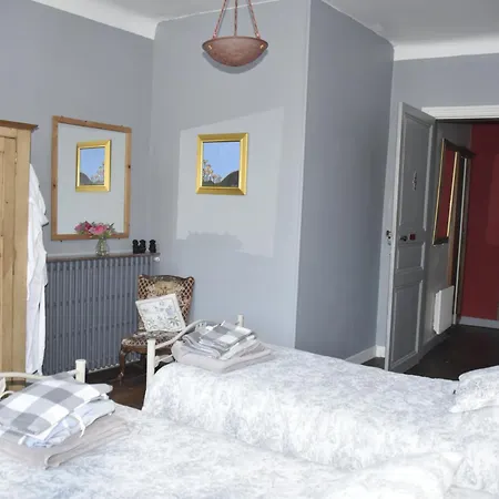 Dom wakacyjny Beautiful Large Stylish Centrally Located In