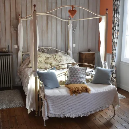 Ferienhaus Beautiful Large Stylish Centrally Located In