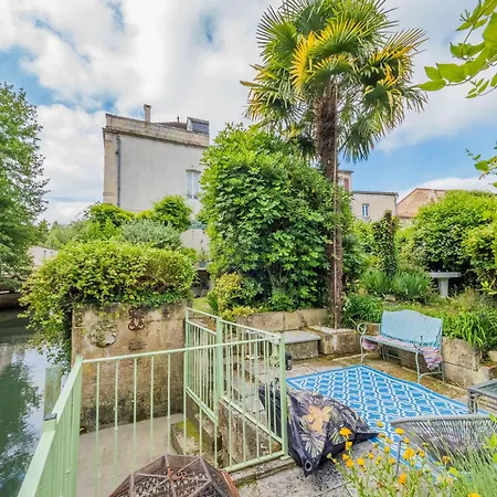 Beautiful Large Stylish Centrally Located In Pons