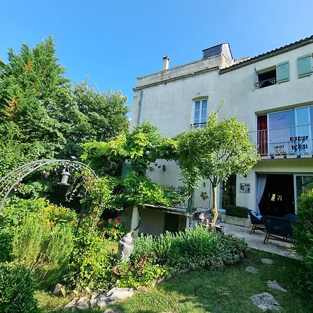 Beautiful Large Stylish Centrally Located In Сasa de vacaciones Pons
